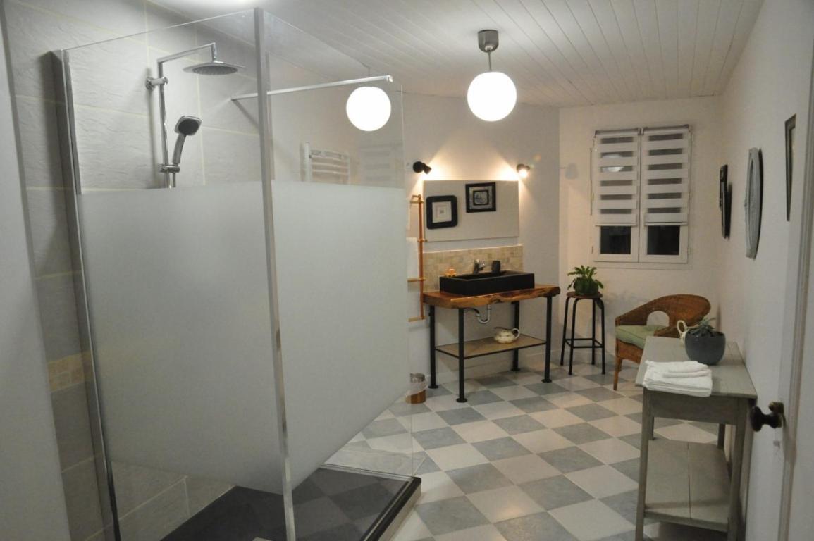 Le Hangar Saint-Jean-dʼAngély Εξωτερικό φωτογραφία